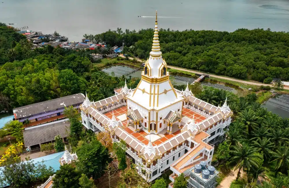 สิ่งศักดิ์สิทธิ์ประจำวัดมหาธาตุแหลมสัก