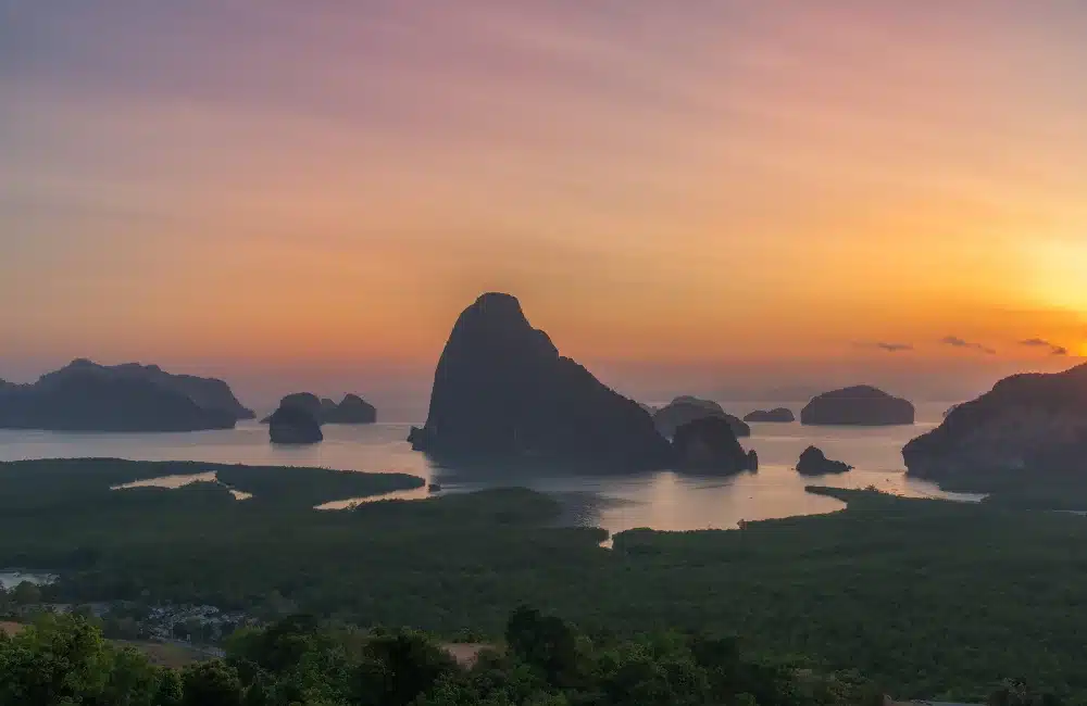 ชมธรรมชาติแห่งเกาะป่ากลางทะเลที่ อุทยานแห่งชาติอ่าวพังงา 1 อุทยานแห่งชาติอ่าวพังงาอยู่ที่ไหน